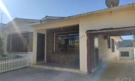 Casa para Venda - 140m², 3 dormitórios, 4 vagas - Santa Isabel