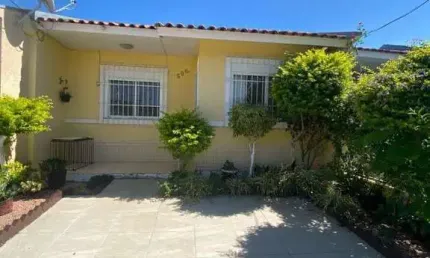 Casa com 3 quartos à venda na Rua Ruth Totta, 572, Hípica, Porto Alegre