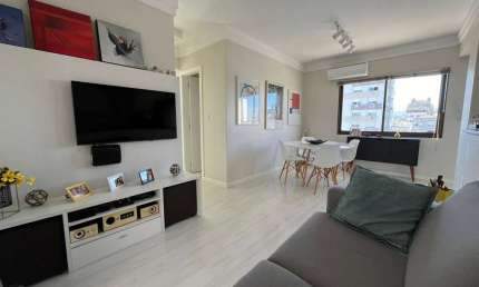 Vende-se apartamento com 2 quartos, suíte e sacada com churrasqueira – 74 m² - Bom Fim