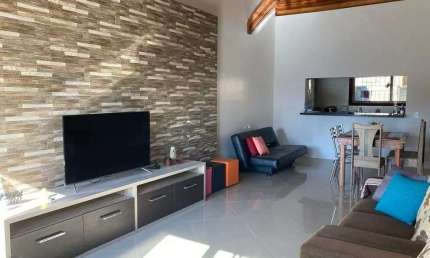 Casa de 3 dormitórios com 181m² à venda em Partenon, Porto Alegre.