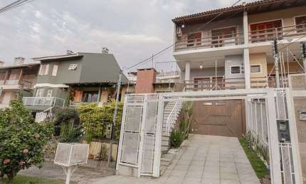 Casa com 3 quartos à venda na Avenida Doutor Francisco Roberto Dall Igna, 397, Espírito Santo, Porto Alegre
