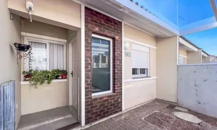 Casa com 2 quartos à venda na Professora Marlene Maria De Souza, 223, Olaria, Canoas