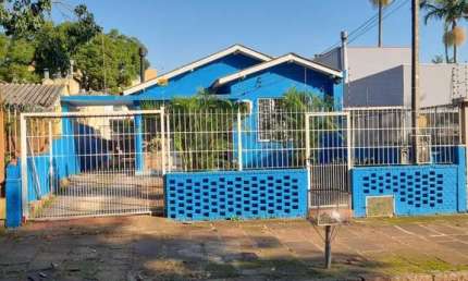 Casa com 3 quartos à venda na Rua Tamandaré, 378, Camaquã, Porto Alegre