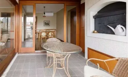 APARTAMENTO 02 DORMITÓRIOS COM CHURRASQUEIRA E GARAGEM