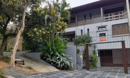 Casa para venda - 204.81m², 4 dormitórios, sendo 1 suites, 2 vagas - cristal