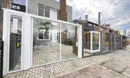 Casa com 2 quartos à venda na Rua Carlos Maximiliano Fayet, 224, Hípica, Porto Alegre