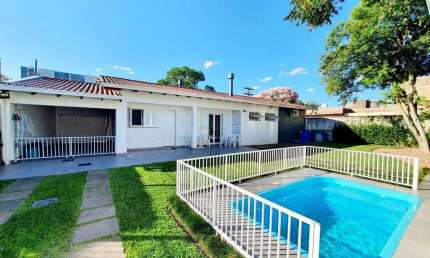 Casa de 3 dormsitorios no Bairro Camaquã - Porto Alegre