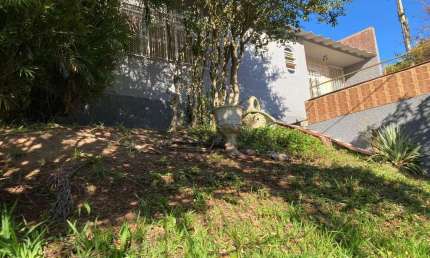 Casa 3 dormitórios, 3 banheiros, bairro Teresópolis.