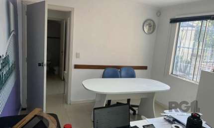 Venda de Loja Comercial com 55 m² - Bairro Independência, Porto Alegre