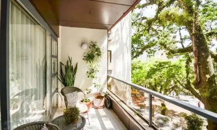 Apartamento com 3 dormitórios no bairro Menino Deus, Porto Aelgre