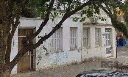 Casa com 4 dormitórios no bairro Centro de Uruguaiana