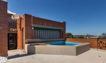 Casa Condominio para Venda - 359.27m², 3 dormitórios, sendo 1 suites, 4 vagas - Cristal
