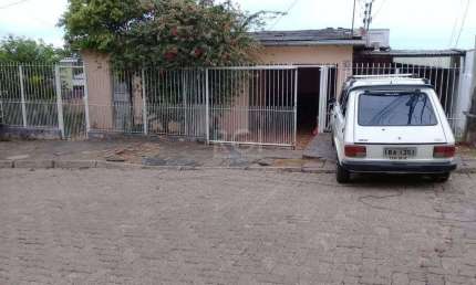 Casa para Venda - 347.76m², 2 dormitórios, 3 vagas - São José