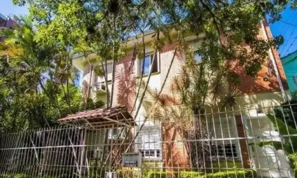 Casa sobrado no Petrópolis com 7 dormitórios e 4 vagas