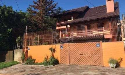 Casa para Venda - 390m², 3 dormitórios, sendo 1 suites, 4 vagas - Ouro Branco