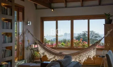 Casa Condominio para Venda - 381.19m², 3 dormitórios, sendo 1 suites, 2 vagas - Menino Deus