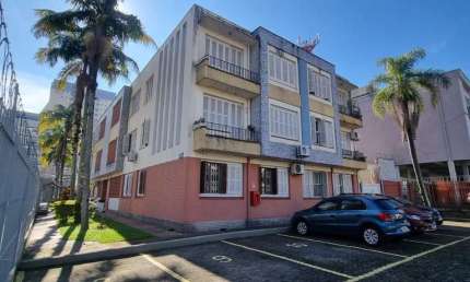 Apartamento 04 dormitórios ou gabinete com 01 vaga no bairro Praia de Belas