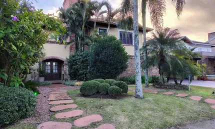 Casa em condomínio fechado com 3 quartos à venda na Avenida Juca Batista, 8083, Belém Novo, Porto Alegre