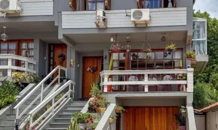 Casa em condomínio bairro Tristeza, com 185m² privativos.