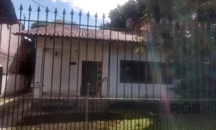 Casa com 3 quartos à venda na Rua Mura, 173, Guarujá, Porto Alegre