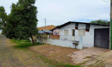 Casa com 4 dormitórios por R$ 330.000,00 na Rua Honório Guedes do Amaral nº361- Argiles- Santana do Livramento-RS