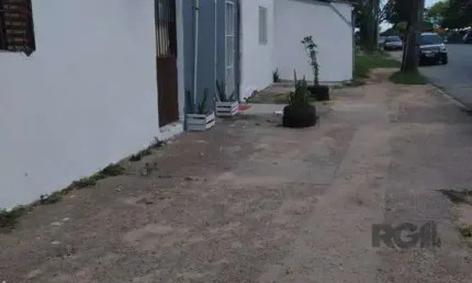Casa comercial à venda na Avenida Ignês E. Fagundes, 733, Restinga, Porto Alegre