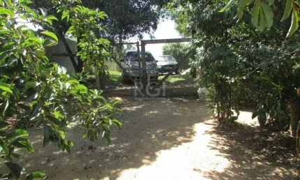 Chácara / sítio com 2 quartos à venda na Avenida Edgar Pires de Castro, 9421, Lageado, Porto Alegre