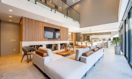 Casa ampla e aconchegante no Alphaville com piscina e segurança 24h