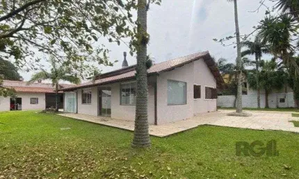 Casa de 4 dormitórios com piscina em Eldorado do Sul
