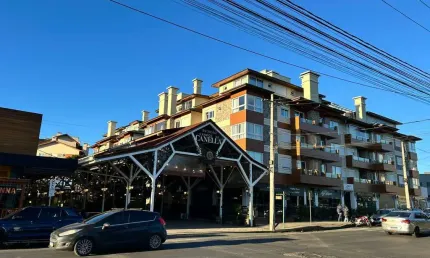 Lindo Apto mobiliado 2 dorm suíte box duplo na rua coberta no coração de Canela