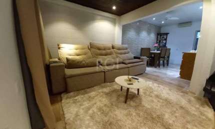 Casa para Venda - 168m², 2 dormitórios, sendo 1 suites, 2 vagas - Maria Regina