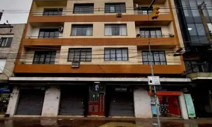 Apartamento com 03 quartos e 02 banheiros no bairro petrópolis