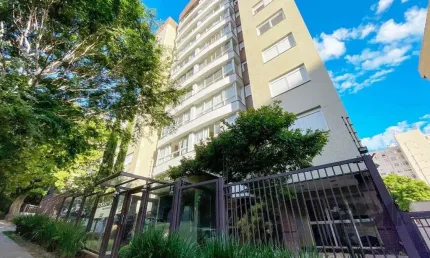 Apartamento de 3 quartos, suíte e 3 vagas de garagem no bairro auxiliadora poa