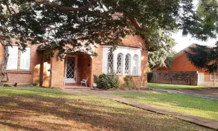 Casa com 3 quartos à venda na Rua Chavantes, 527, Vila Assunção, Porto Alegre