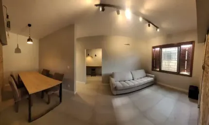 Aparatamento 2 dormitórios com 2 vagas no Bairro São João.