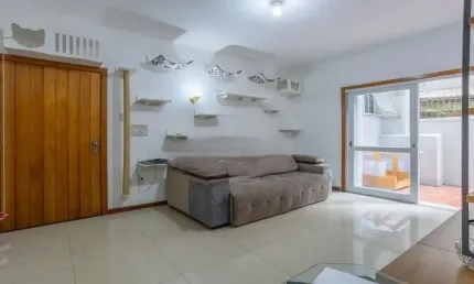 Apartamento de 2 dormitórios no centro histórico de poa