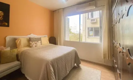 Apartamento reformado e mobiliado com eletros no centro de porto alegre