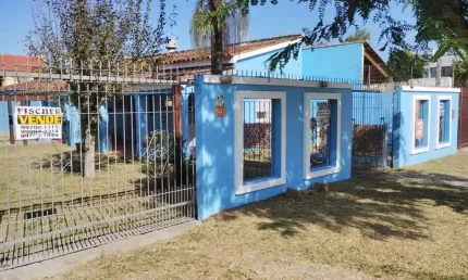 Casa em terreno amplo na praia do laranjal, pelotas 4 quadras da praia