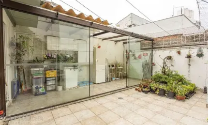 Vende-se cobertura com 3 quartos,(1 suíte) e 1 vaga – 167 m² – bom fim