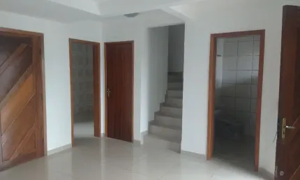 Casa com 3 quartos para alugar na Rua Pedro Zagonel, 1750, Novo Mundo, Curitiba