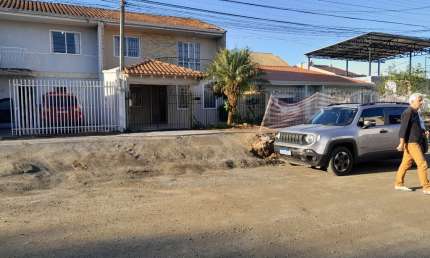 Casa com 3 quartos à venda na Rua Engenheiro Alberto Monteiro de Carvalho, Capão da Imbuia, Curitiba