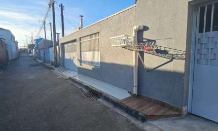 Casa para Venda em Curitiba, Alto Boqueirão, 3 dormitórios, 1 banheiro, 2 vagas