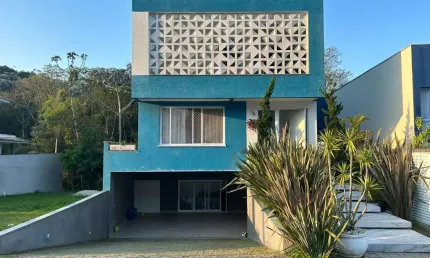 Casa em condomínio fechado com 3 quartos à venda no Aruã, Mogi das Cruzes  por R$ 2.400.000