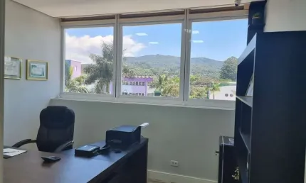 Sala comercial com 1 sala para alugar na Vila Mogilar, Mogi das Cruzes , 37 m2 por R$ 4.950