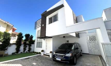 Casa 3 suítes - em condomínio no Santa Mônica - Florianópolis