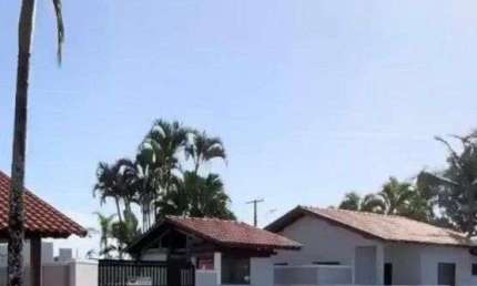 Casa Residencial com 5 quartos  à venda, 170.00 m2 por R$950000.00  - Centro - Itapoa/SC