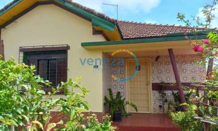 Casa Residencial com 4 quartos  à venda, 340.00 m2 por R$770000.00  - Matos - Londrina/PR
