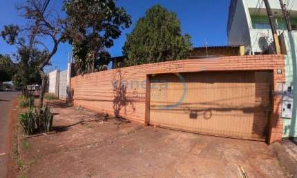 Casa Residencial com 3 quartos  à venda, 250.00 m2 por R$950000.00  - Siam - Londrina/PR