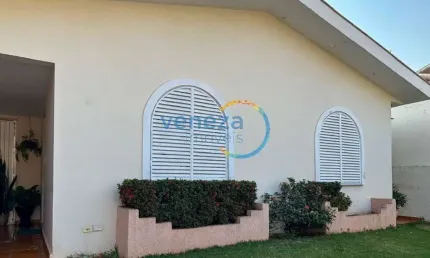 Casa Residencial com 4 quartos  à venda, 158.00 m2 por R$710000.00  - Champagnat - Londrina/PR