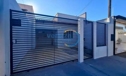 Casa Residencial com 3 quartos  à venda, 65.00 m2 por R$340000.00  - Montecatini - Cambe/PR